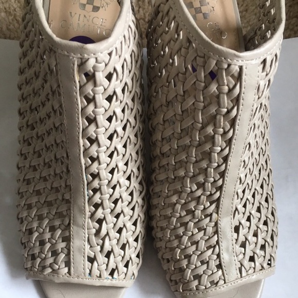 ⬇️⬇️New Vince Camuto shoes - Picture 2 of 4